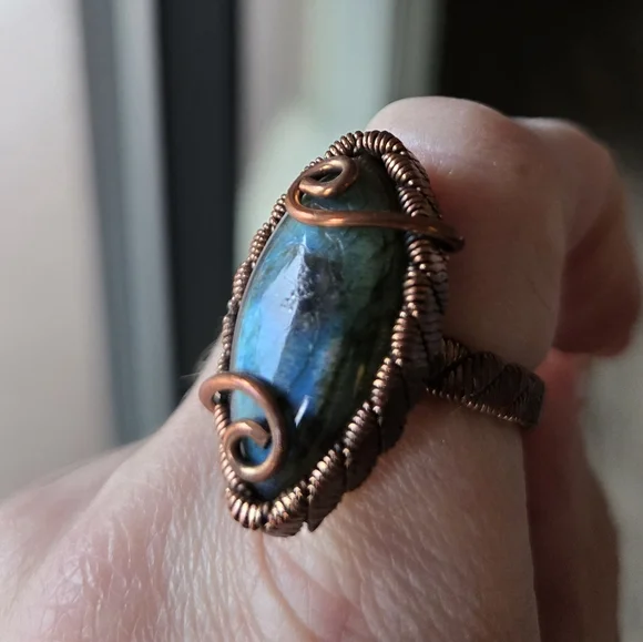 🪨❗️NEW❗️💎Handcrafted Copper Wire Wrapped Blue Stone Ring Sz 6.5 - Picture 2 of 4